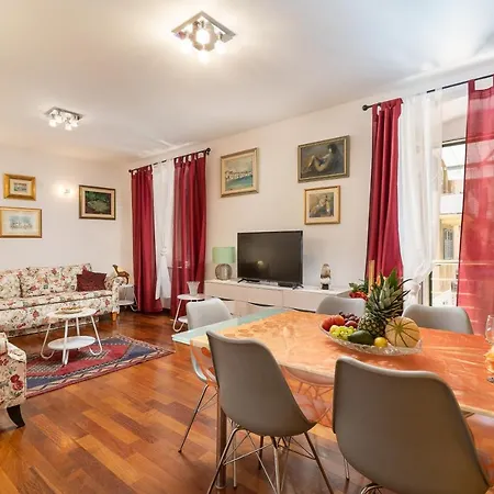 Beach Lux Apartment